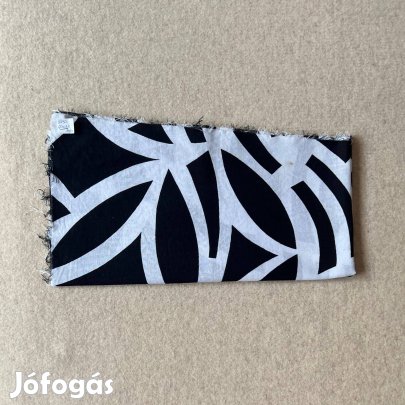 Textil - méteráru (karton) fekete, fehér mintás csomag