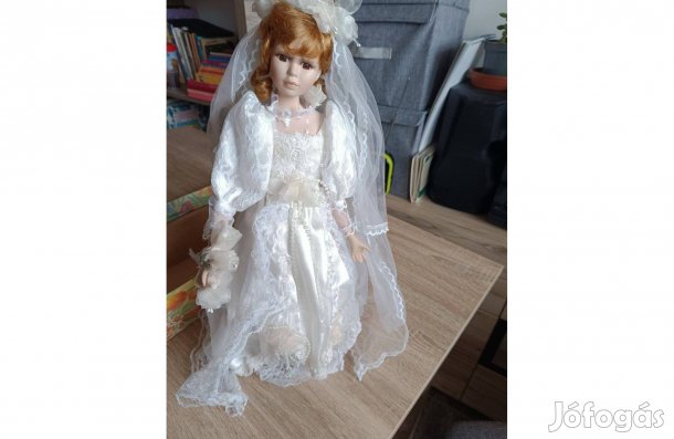 The Knightsbridge Collection-Porcelán baba 42 cm