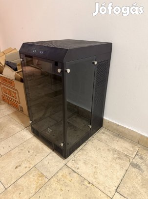 Thermaltake tower 100