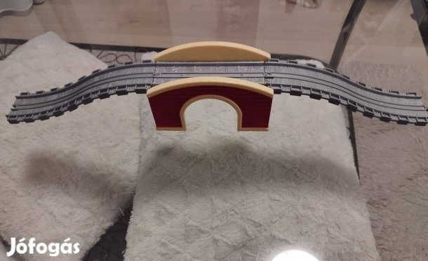 Thomas Take along hídelem