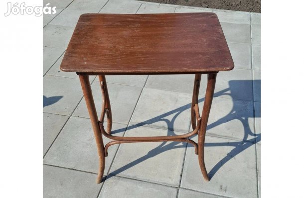Thonet asztal