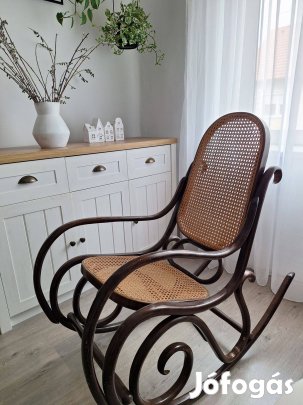 Thonet jellegű hintaszék