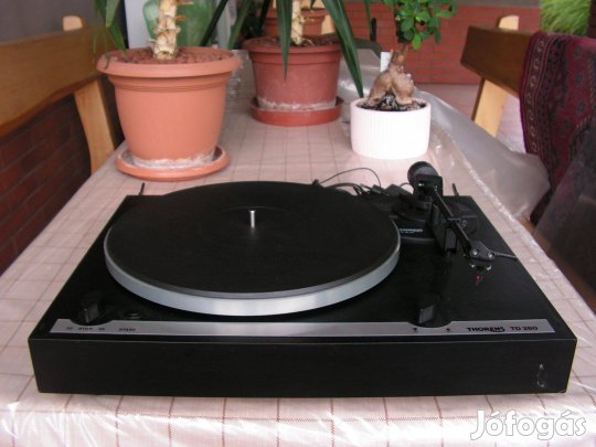 Thorens TD 280 szíjhajtásos félautomata bakelit lemezjátszó