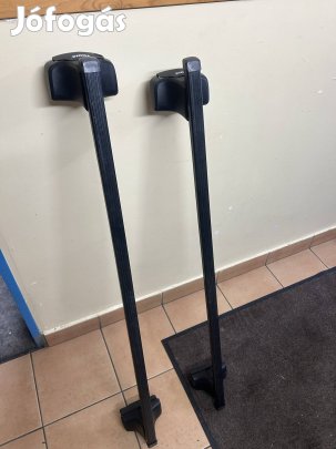 Thule tetőcsomagtartó.