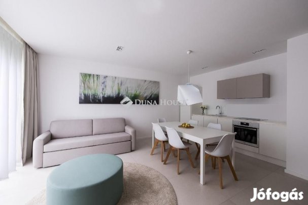 Tihanyi 59 nm-es lakás eladó