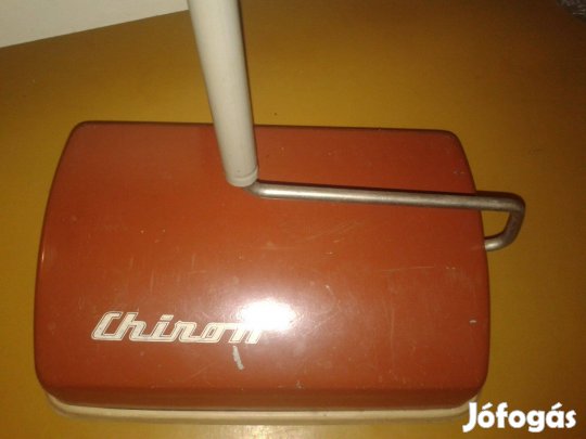 Tili-toli ( szőnyegseprű)