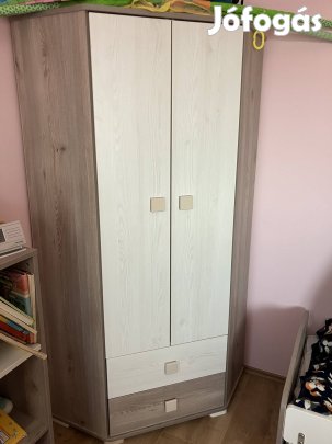 Timba Viki sarokszekrény