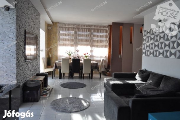 Tiszaalpáron két generációnak is alkalmas ház eladó!