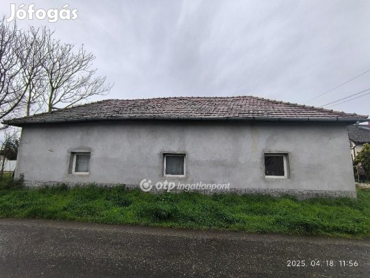 Tiszaföldvári 87 nm-es ház eladó