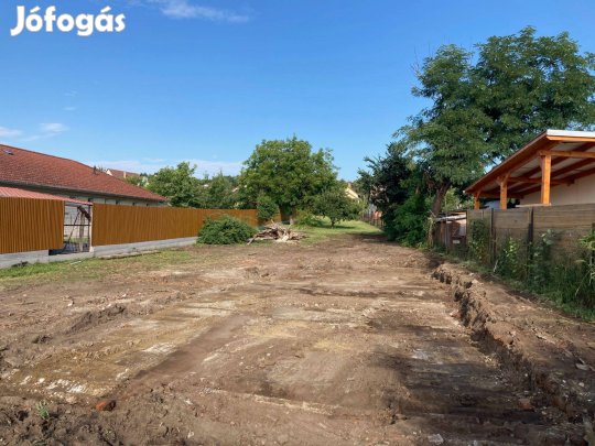 Tiszafüred Széchenyi kert 1. szám alatt 1189 m2-es építési telek eladó