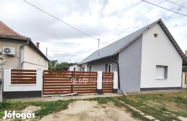 Tiszafüredi 112 nm-es ház eladó