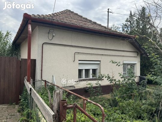 Tiszafüredi 82 nm-es ház eladó