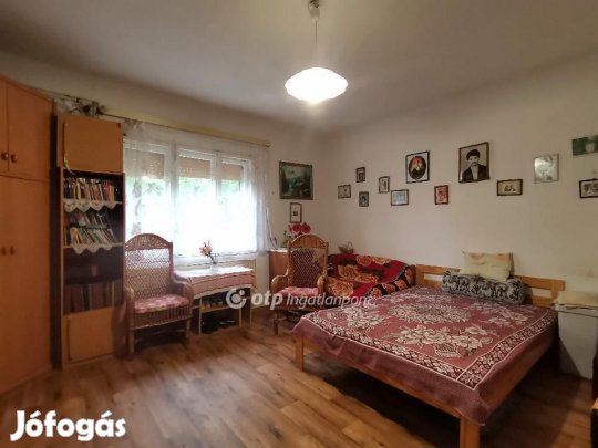 Tiszafüredi 86 nm-es ház eladó