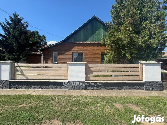 Tiszafüredi 94 nm-es ház eladó