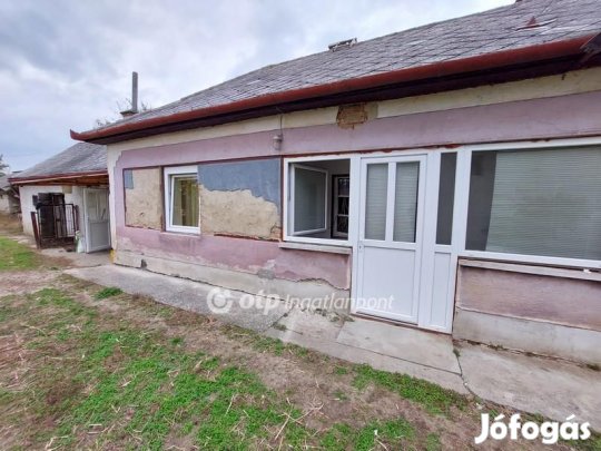 Tiszakarádi eladó 61 nm-es ház