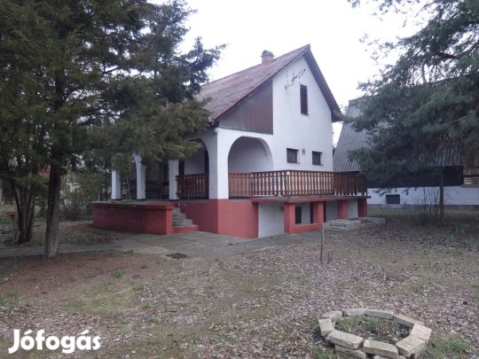 Tiszakécske, Bagoly utca, 65 m2-es, üdülő, 2 szobás, átlagos állapotú