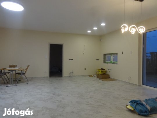 Tiszakécske, Bozsó János utca, 85 m2-es, családi ház, 3 szobás