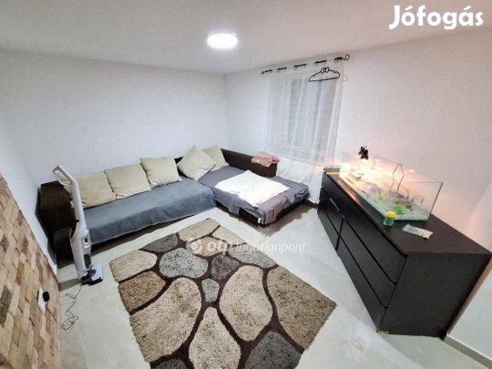 Tiszakécskei eladó 53 nm-es ház