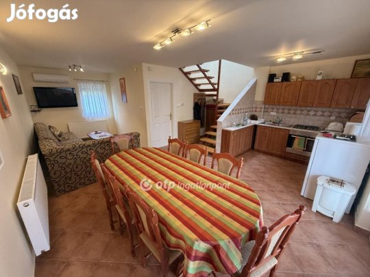 Tiszakécskei eladó 62 nm-es ház