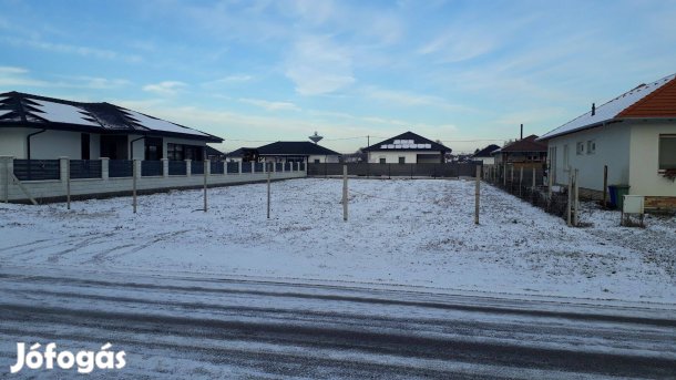 Tiszakécskén építési telek eladó