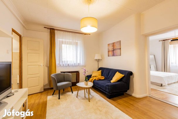 Tiszakécskén felújított ingatlan eladó