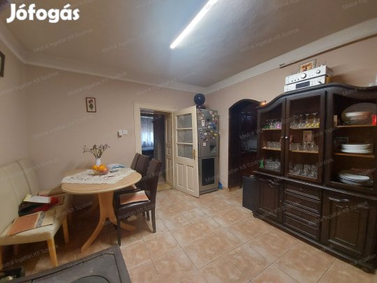 Tiszapüspökiben 3 szobás családi ház eladó!