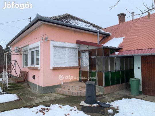 Tiszapüspökii eladó 76 nm-es ház