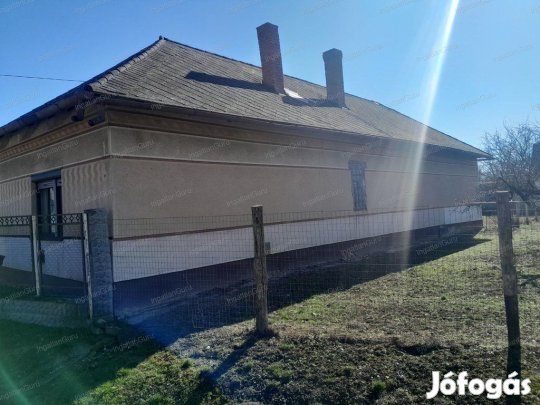 Tiszasasi eladó 70 nm-es ház