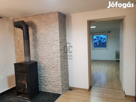 Tiszatenyő varázsa: 2 szobás ház, ahol az otthon és a nyugalom találko