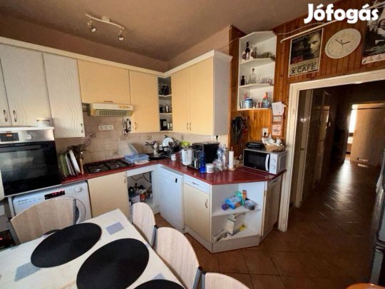 Tiszaújvárosban 3 szobás, dupla erkélyes, 85nm-es lakás eladó!