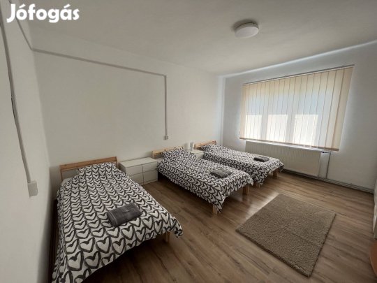 Tiszaújvárosban 6 személyes családi ház kiadó!