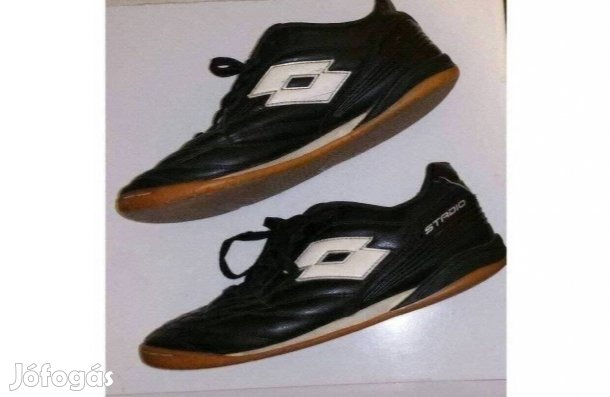 Tiszta újszerű teremfoci cipő 43-as méret Lotto teremfoci Focicipő