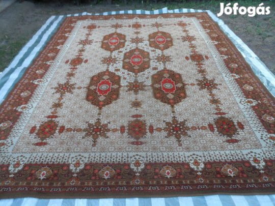 Tisztított gépi perzsa szőnyeg 3,30x2,50m