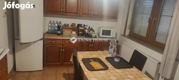 Tóalmási 210 nm-es ház eladó