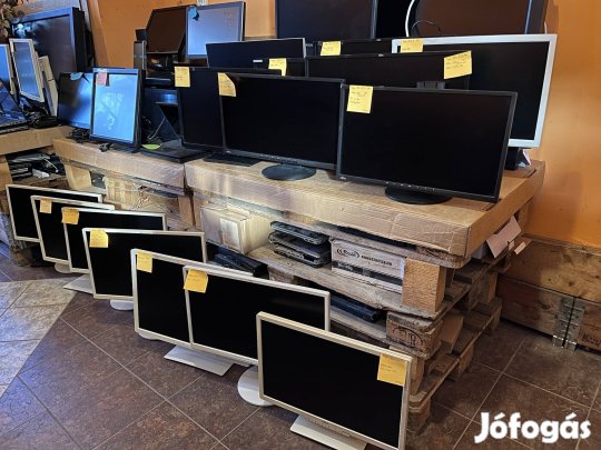 Több Fujitsu monitor vegyesen eladó ! 