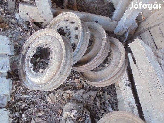 Több féle kistraktor,potkocsi kerék