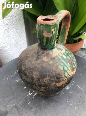 Több mint száz éves kancsó eladó