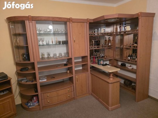 Több részes bárszekrény eladó!