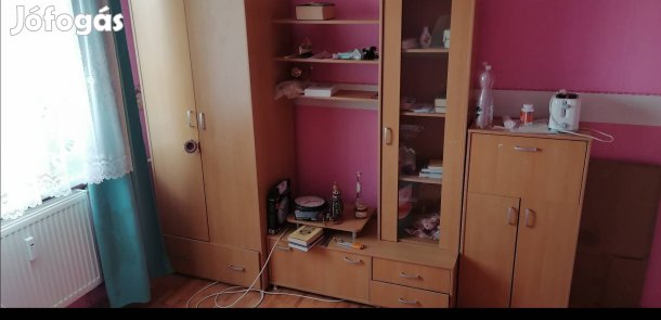 Több részes nappali szekrénysor