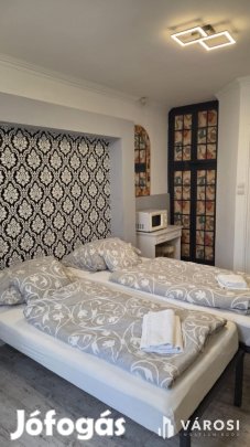 Többféle hasznosításra lakás, kiváló helyen!!-Debrecenben