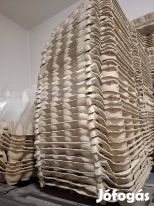 Többszáz darab tojástartó eladó 