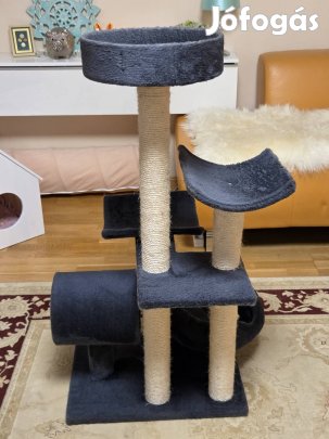 Többszintes cicatorony és kaparófa eladó