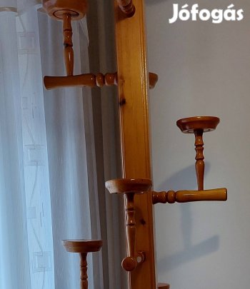 Többszintes fa virágtartó szép állapotban eladó. 