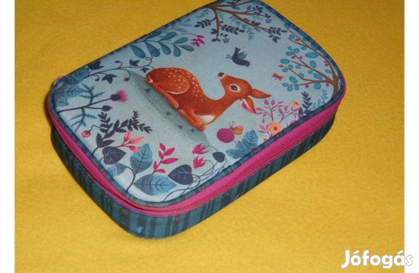 Többszintes tolltartó. 30 hely + cipis. Szép, őzikés, márkás