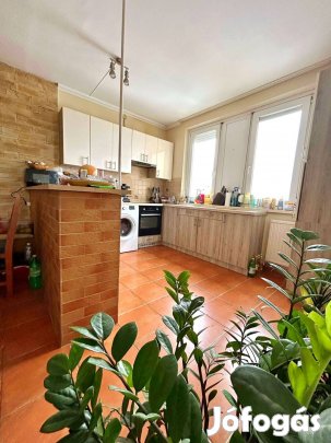 Tócóskerti 3 különnyíló szobás,erkélyes lakás eladó