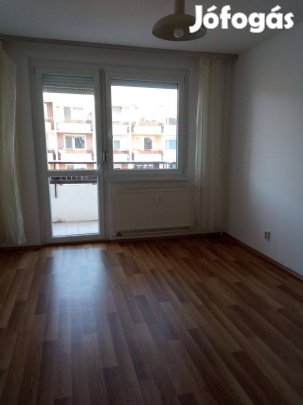 Tócóskerti garzonlakás eladó