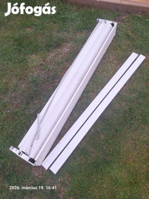 Tökéletes redőny eladó! Redőnyláb, gurtni. 139,5 cm széles tok