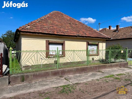 Tököl belvárosában 3 szoba összkomfortos, felújítandó családi ház!1157