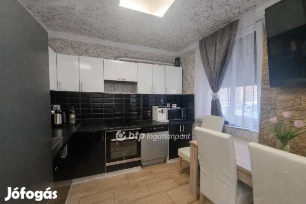 Tököli 67 nm-es ház eladó