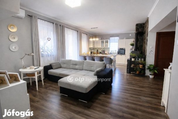 Tököli 85 nm-es ház eladó